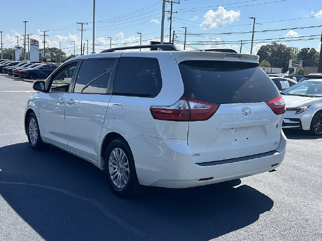 Used 2015 Toyota Sienna XLE Premium FWD image 5