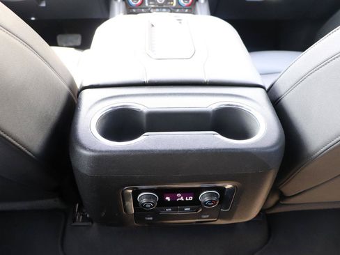Used 2024 Chevrolet Tahoe LT AWD/4WD image 22