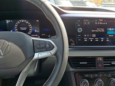 Certified 2023 Volkswagen Taos SE w/ Panoramic Sunroof Package image 22