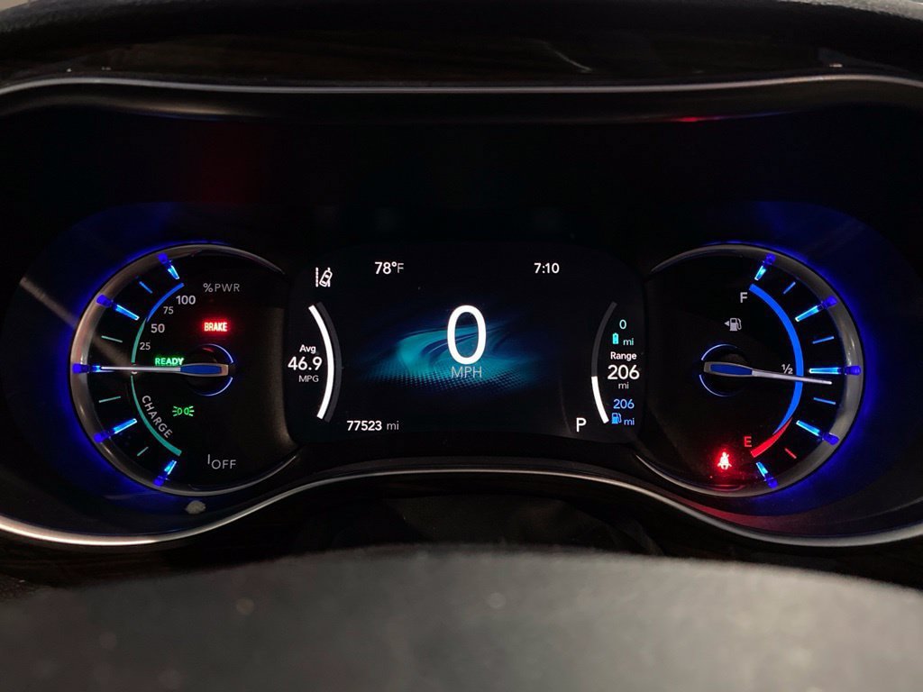 Used 2021 Chrysler Pacifica Limited FWD image 16