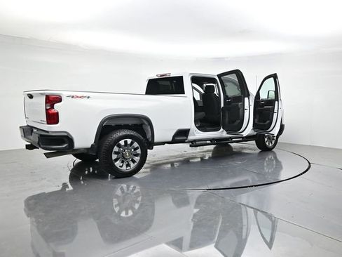 Used 2025 Chevrolet Silverado 2500 Custom AWD/4WD image 46