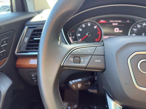 Used 2023 Audi Q5 2.0T Premium w/ Convenience Package image 17