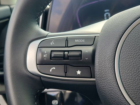 Used 2024 Kia Sportage EX image 23