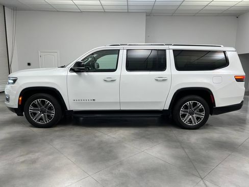 Used 2024 Jeep Wagoneer L Series II image 4