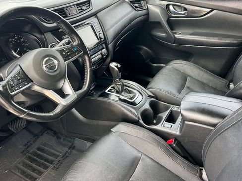Used 2018 Nissan Rogue SL w/ Premium Package FWD image 12
