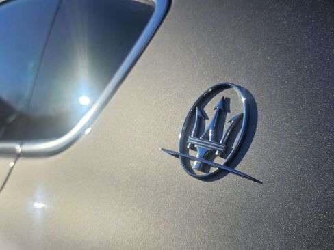 Used 2021 Maserati Levante GranLusso image 14