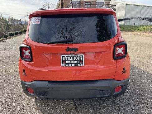 Used 2017 Jeep Renegade Altitude image 6