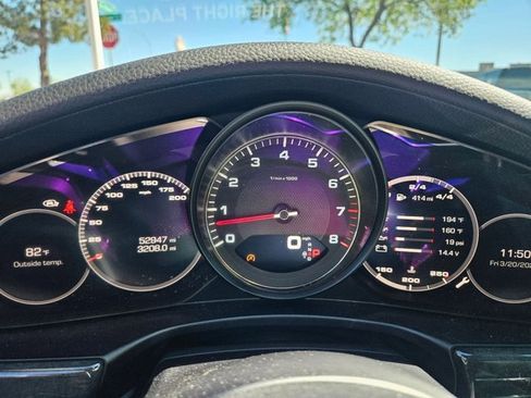 Used 2017 Porsche Panamera 4S image 10