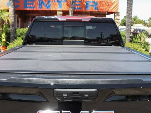 Used 2023 GMC Sierra 1500 SLT w/ SLT Premium Package AWD/4WD image 10