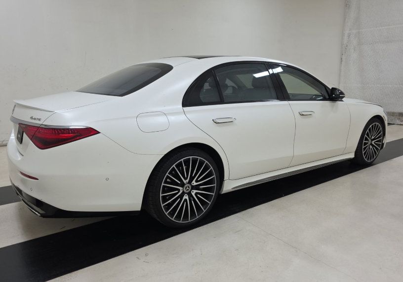 Used 2023 Mercedes-Benz S 580 4MATIC Sedan image 3