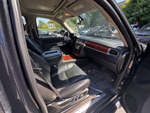 Used 2011 Chevrolet Tahoe LTZ AWD/4WD image 23