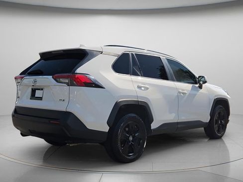 Used 2021 Toyota RAV4 XLE FWD image 7
