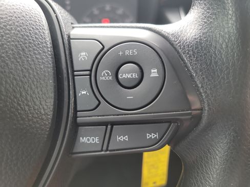Used 2025 Toyota Corolla LE FWD image 28