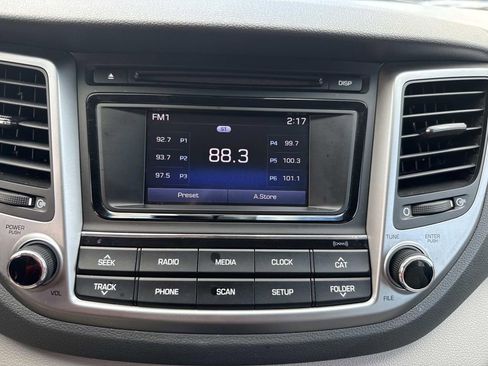 Used 2017 Hyundai Tucson SE image 28