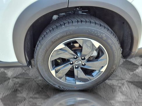 Used 2024 Nissan Rogue SV AWD/4WD image 23