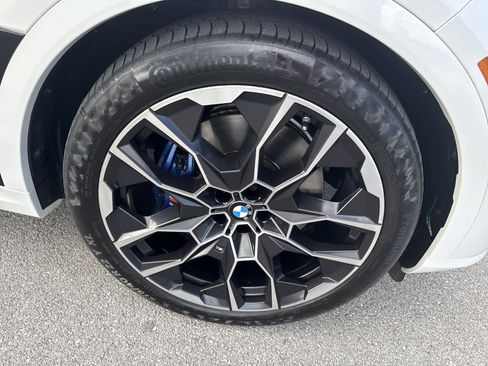 Used 2023 BMW X7 M60i image 10