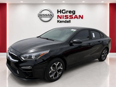 Used 2019 Kia Forte LXS FWD image 3