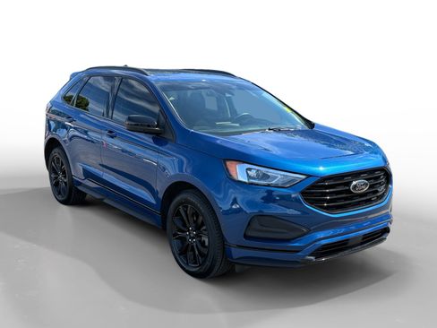 Certified 2024 Ford Edge SE w/ Black Appearance Package image 7