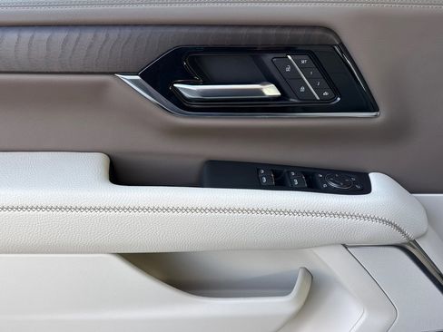 New 2026 GMC Yukon XL Denali w/ Denali Reserve Package image 12