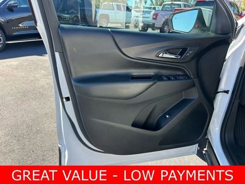 Used 2018 Chevrolet Equinox LT image 11