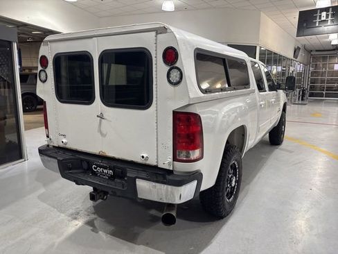 Used 2008 GMC Sierra 2500 SLT w/ Z71 Off-Road Package AWD/4WD image 6