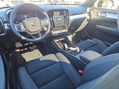New 2026 Volvo XC40 B5 Ultra w/ Protection Package Premier