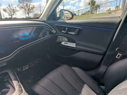 Used 2025 Mercedes-Benz E 350 4MATIC Sedan image 15