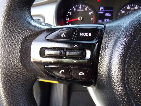 Used 2023 Kia Rio LX image 41