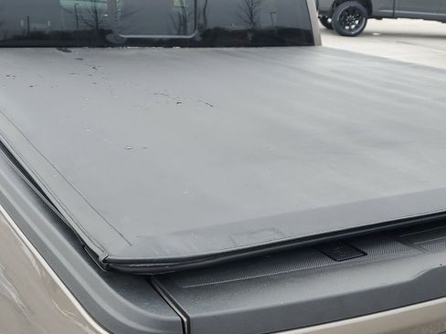 Used 2022 Ford F150 Lariat w/ Equipment Group 502A High image 11