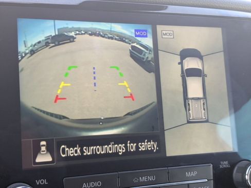 Used 2024 Nissan Titan PRO-4X w/ Pro-4x Convenience Package image 20