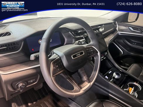 Used 2023 Jeep Grand Cherokee Limited w/ Black Appearance Package AWD/4WD image 13