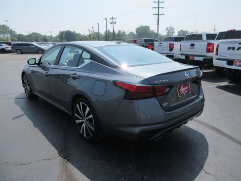Used 2021 Nissan Altima 2.5 SR FWD image 8