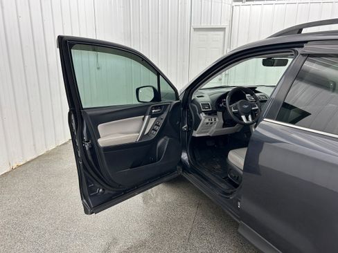 Used 2017 Subaru Forester 2.5i Limited w/ Popular Package #2 AWD/4WD image 19