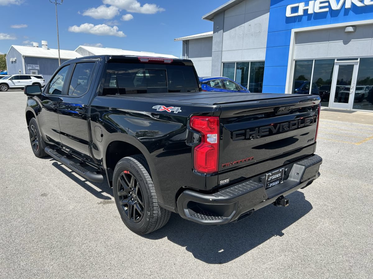 Used 2025 Chevrolet Silverado 1500 RST w/ Redline Edition AWD/4WD image 5