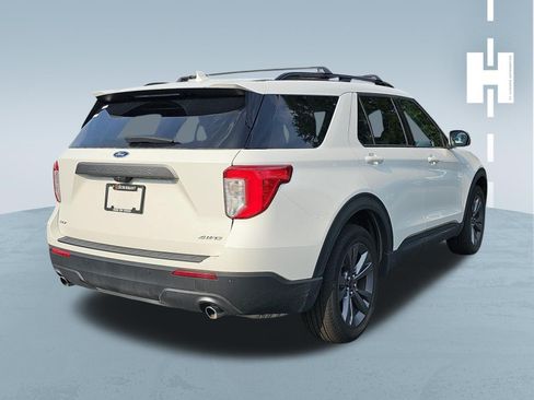Used 2023 Ford Explorer XLT w/ Equipment Group 202A AWD/4WD image 3