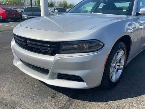 Used 2021 Dodge Charger SXT w/ Leather Interior Group RWD image 36