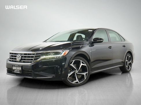 Used 2022 Volkswagen Passat 2.0T R-Line FWD image 1