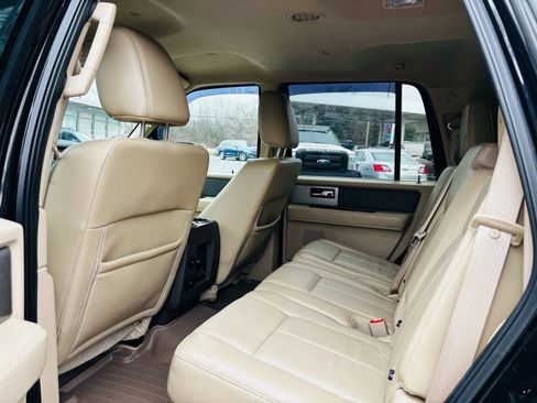 Used 2013 Ford Expedition XLT image 6