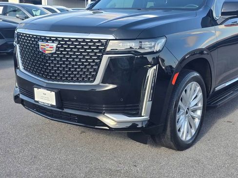 Used 2024 Cadillac Escalade Luxury image 10