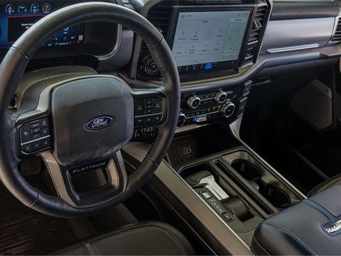 Used 2024 Ford F150 Platinum image 9