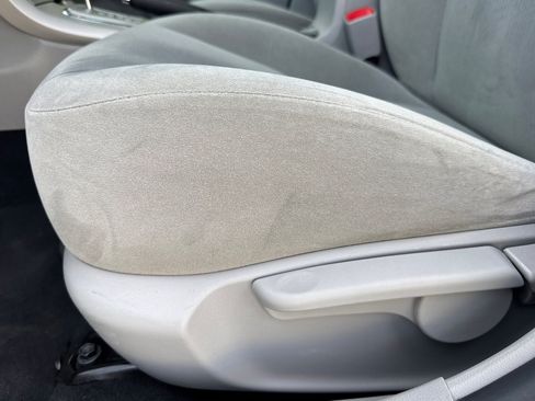 Used 2013 Toyota Corolla LE FWD image 14