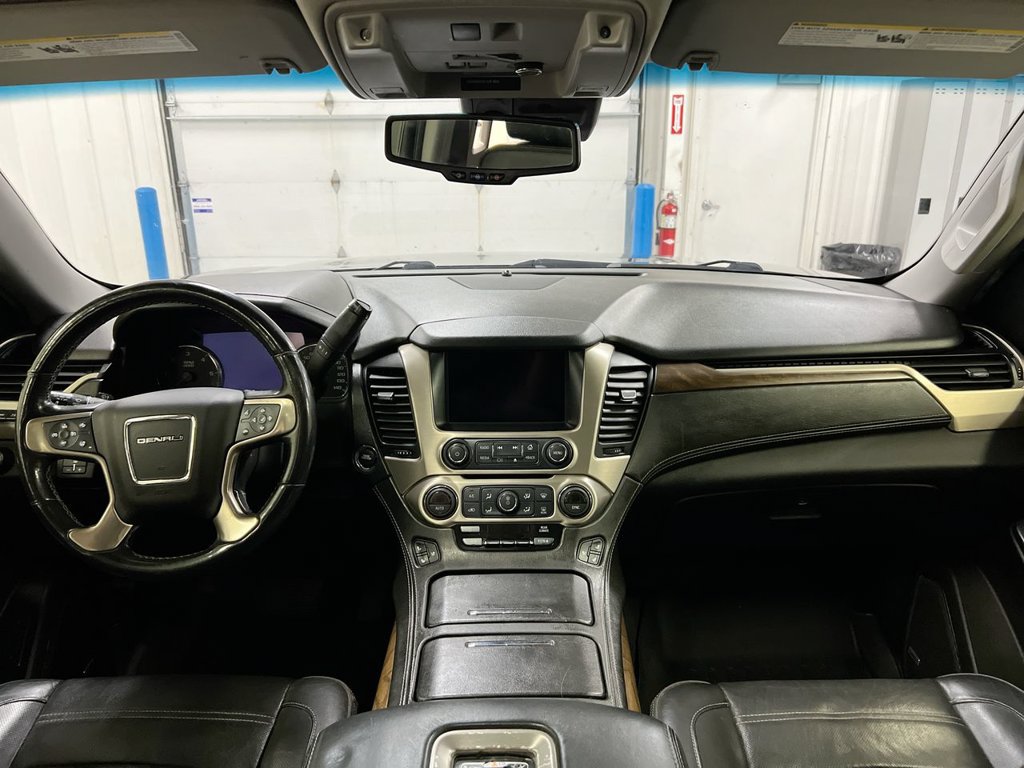 Used 2019 GMC Yukon XL Denali w/ Denali Ultimate Package AWD/4WD image 10
