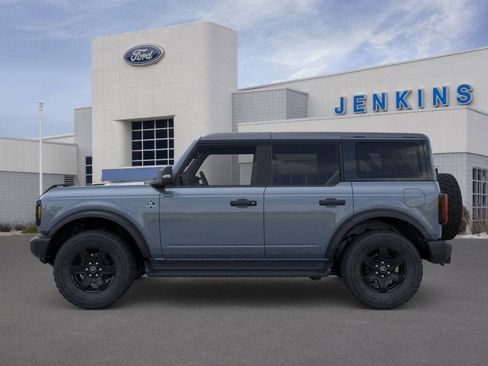 New 2025 Ford Bronco Outer Banks w/ Black Appearance Package image 3