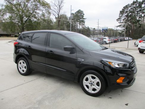 Used 2019 Ford Escape S image 9