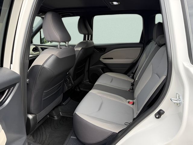Used 2025 Subaru Forester Premium AWD/4WD image 5