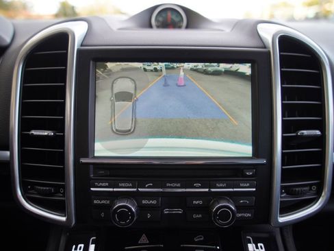 Used 2014 Porsche Cayenne S image 25