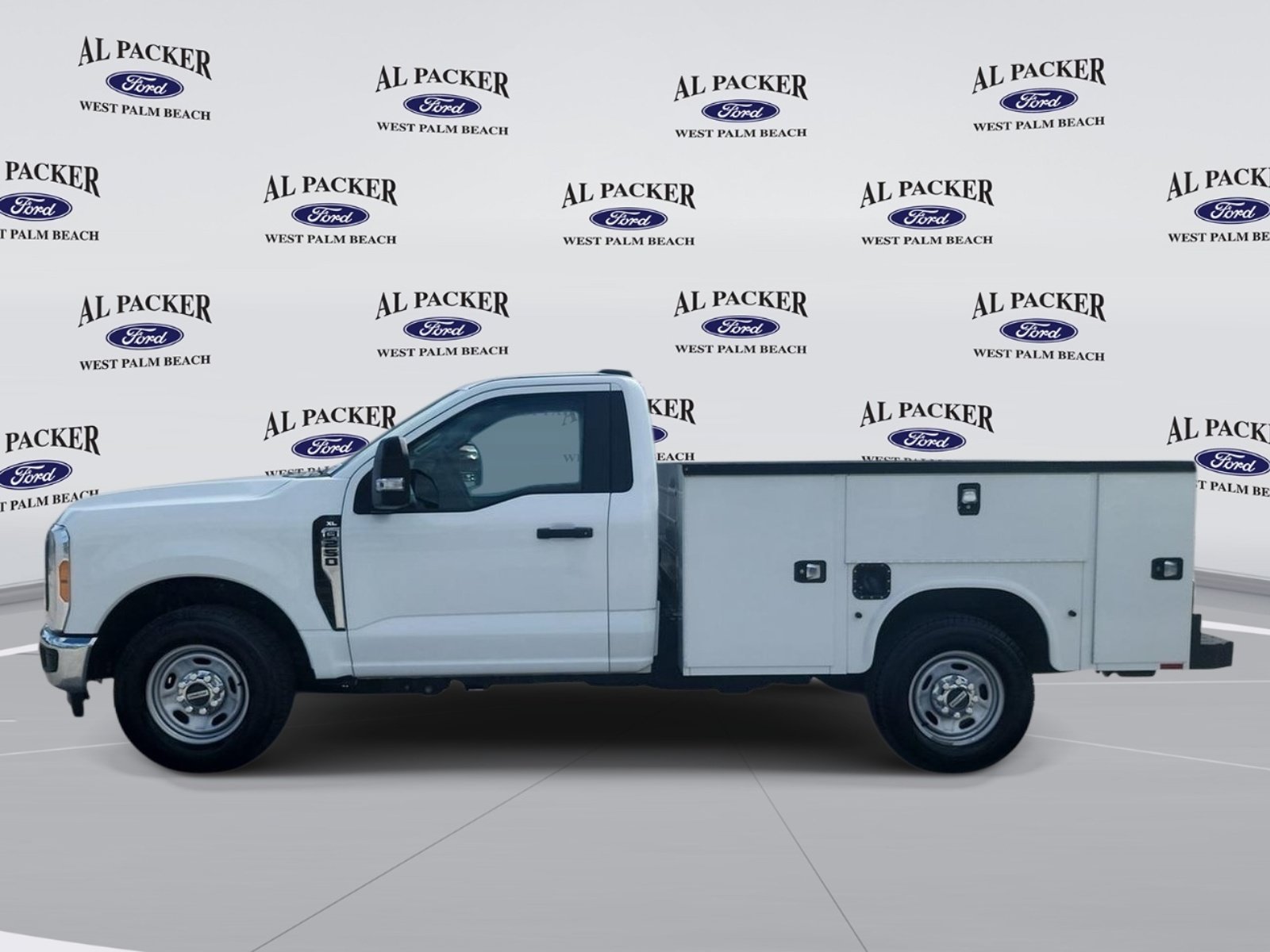 Used 2023 Ford F250 XL w/ XL Chrome Package RWD image 2