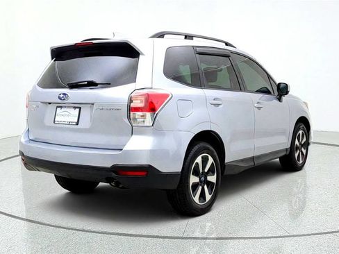 Used 2018 Subaru Forester 2.5i Premium w/ All-Weather Package AWD/4WD image 5