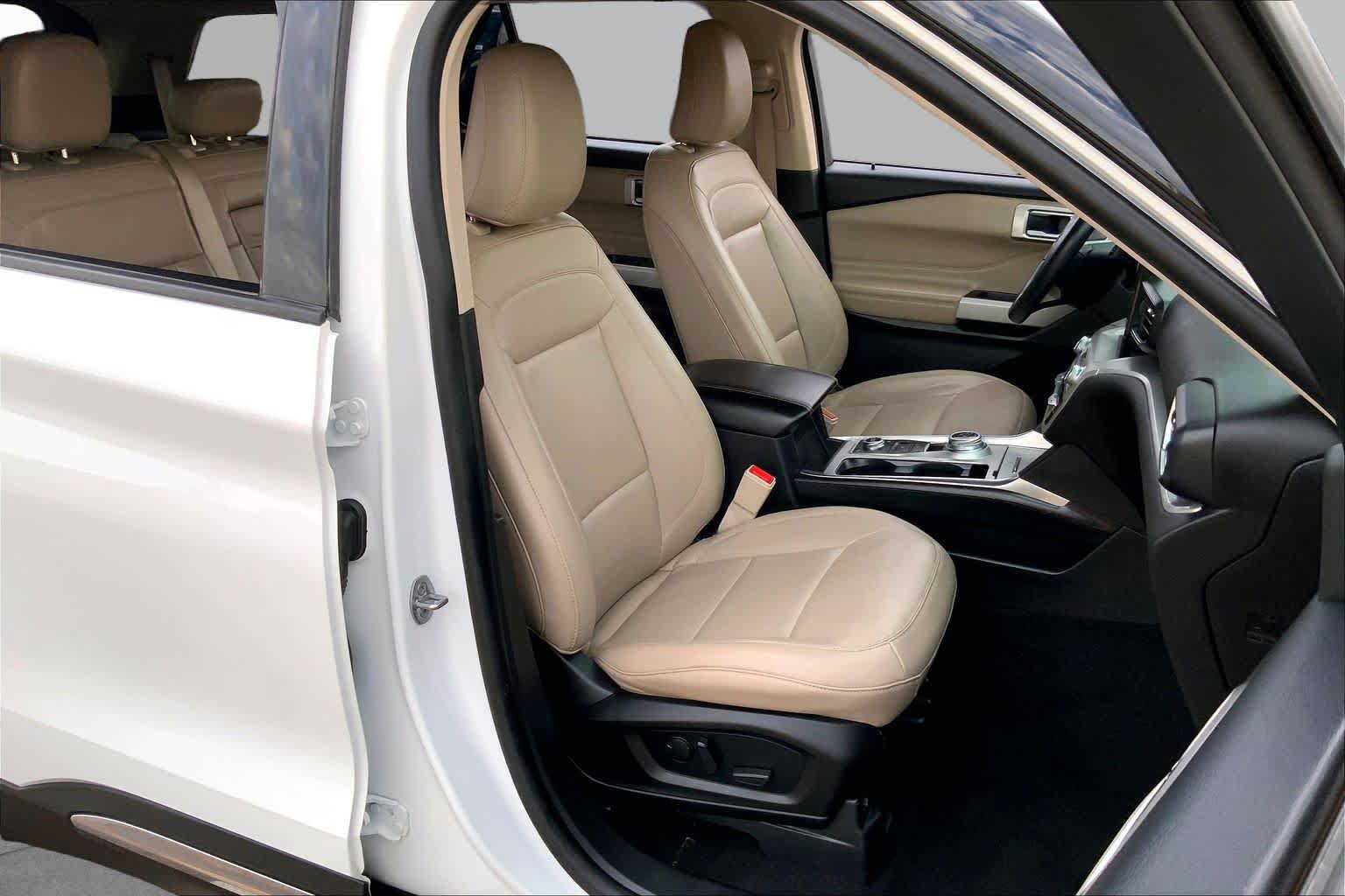 Used 2024 Ford Explorer XLT w/ Equipment Group 202A AWD/4WD image 8