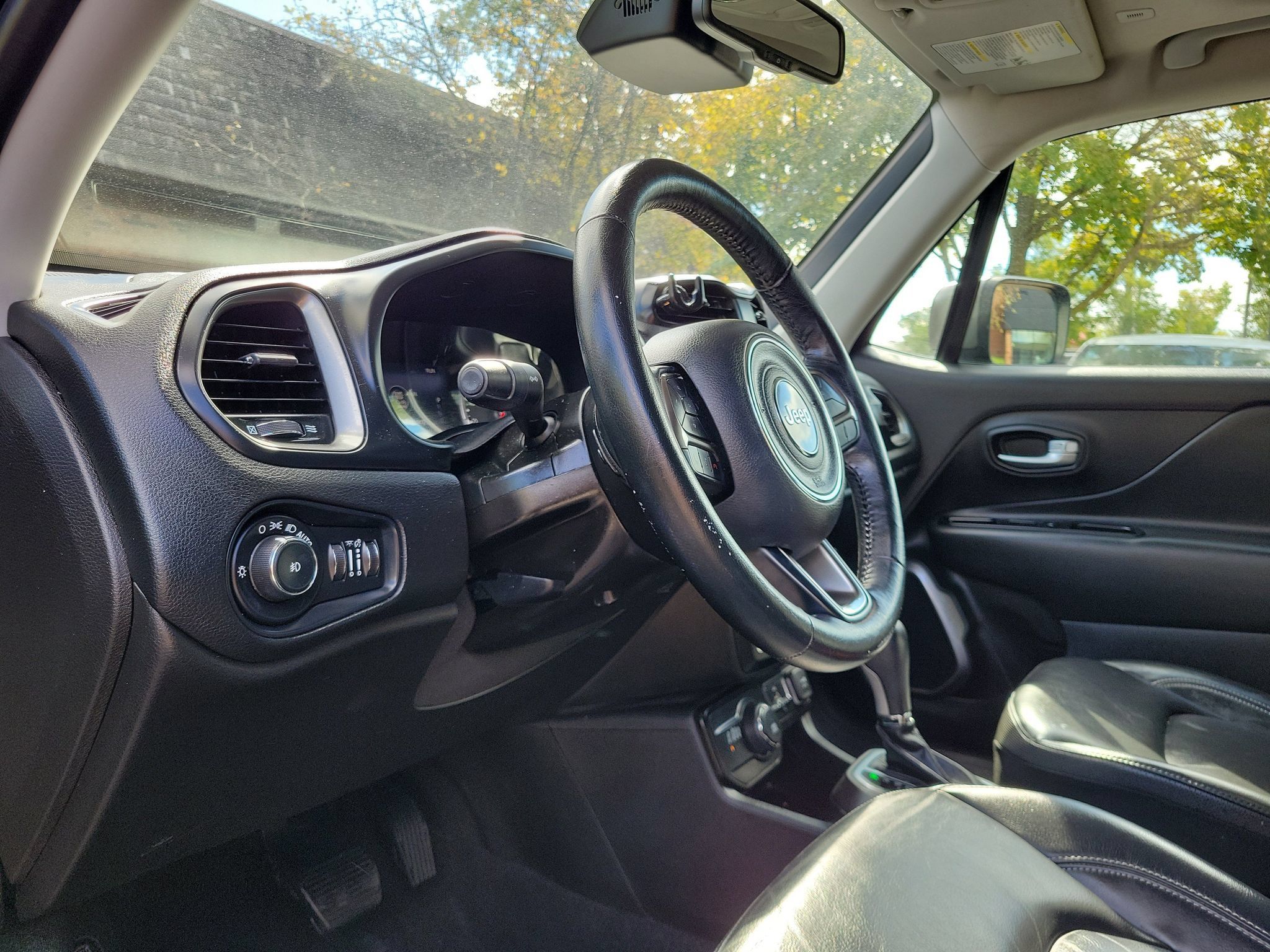Used 2020 Jeep Renegade Limited AWD/4WD image 6